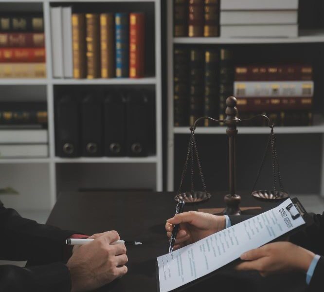 Yabancı devletlerde alınan boşanma kararlarının Türkiye'de tanınması ve tenfizi, uluslararası hukukun önemli bir alanını oluşturur. Özellikle, günümüzde artan küreselleşme ve insanların